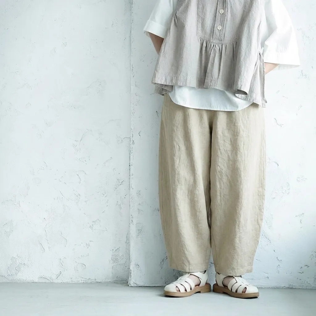 ベージュ