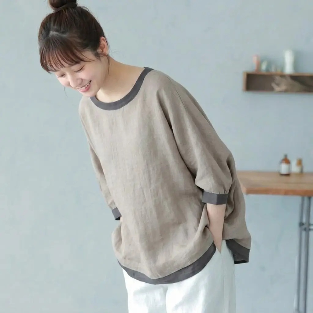 ベージュ